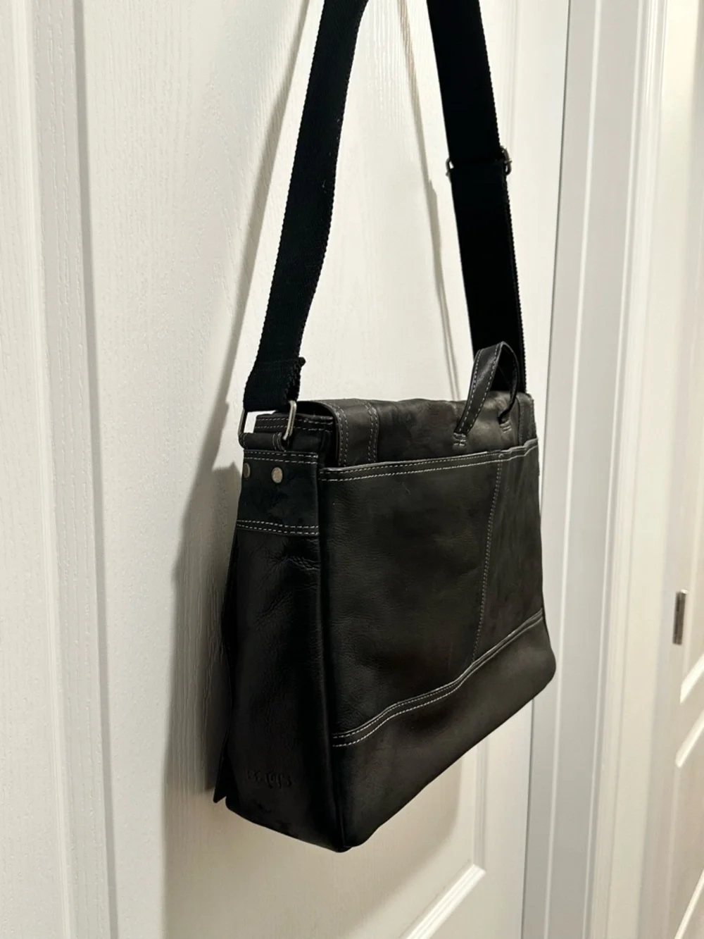 EBAGS Black Leather Laptop Messenger Bag with Adjustable Strap